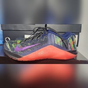 Women’s Nike Metcon 6 AMP size 6